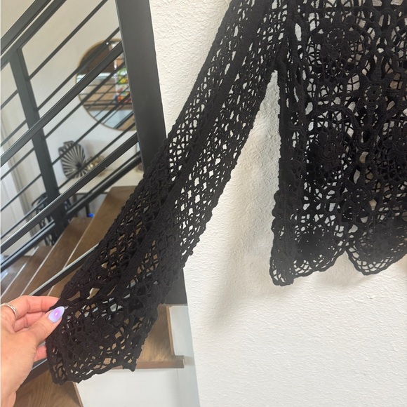 Black Long Sleeved Crocheted Top - Picture 4 of 6